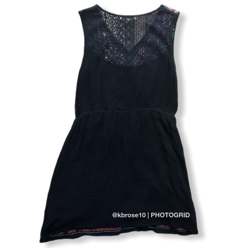 ‼️SOLD‼️Skies Are Blue Embroidered Dress Large - Picture 2 of 6